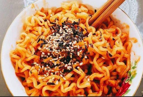 火鸡面配料爆料视频,网红美食背后的秘密大公开